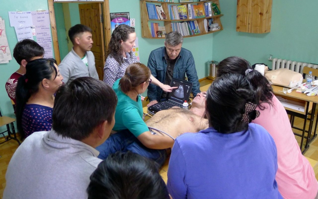 Zedu Ultrasound -Ingrid teaching physicians at Khovd Hospital, Ulaanbat